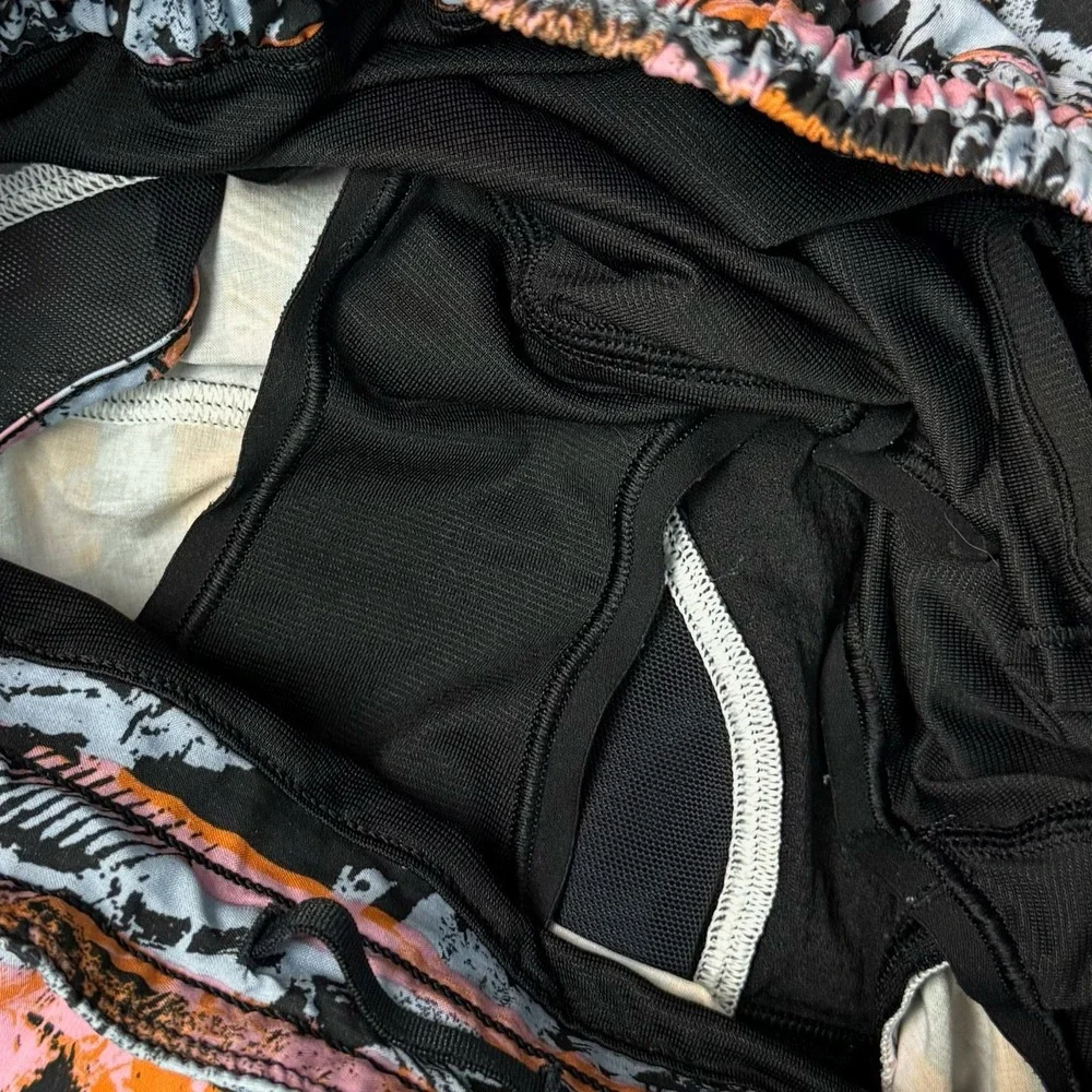 Lululemon‎ Hotty Hot 4